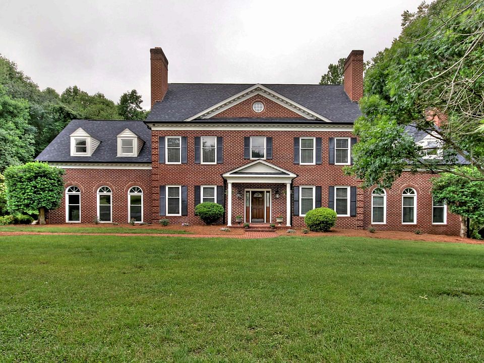1st image of 205 Baymount Dr