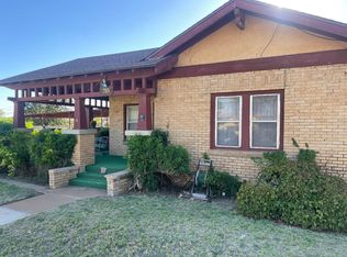 755 S 11th St, Slaton, TX 79364