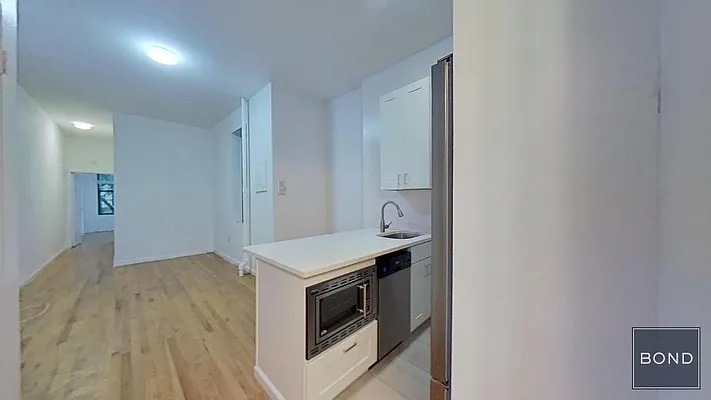 Rented by Bond New York | media 39