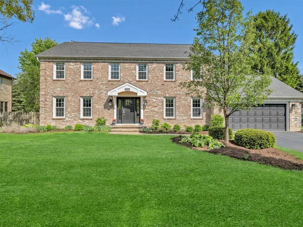 2045 Somerset Ln, Wheaton, IL 60189