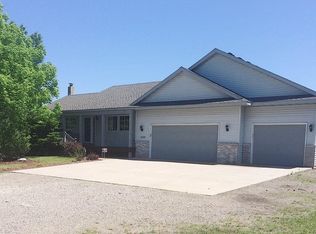 21759 Cottonwood St NW, Oak Grove, MN 55011