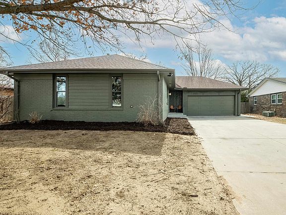 3rd image of 9109 E Barron Rd