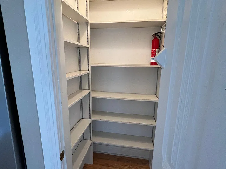 Kitchen pantry