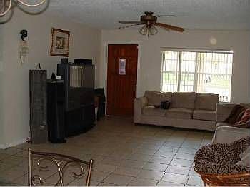 4th image of 816 Bryan Pl