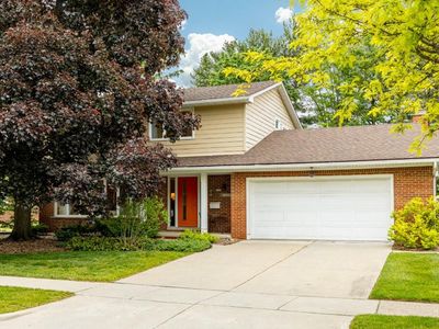 2228 Delaware Dr, Ann Arbor, MI, 48103