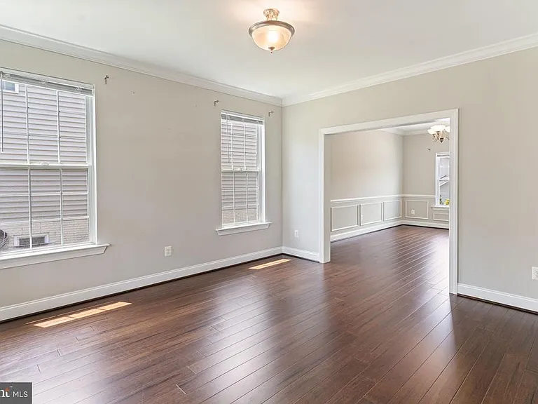 7495 Cavalcade Dr — Photo 8