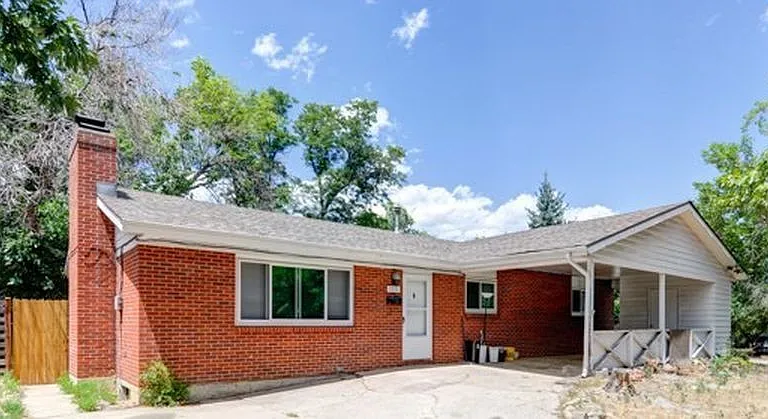 3895 Elmhurst Pl — Photo 1