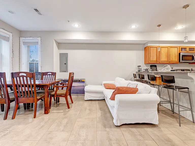 1346 Kenyon St NW #C — Photo 3