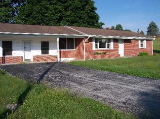 305 Chinquapin Ave, Rural Retreat, VA 24368