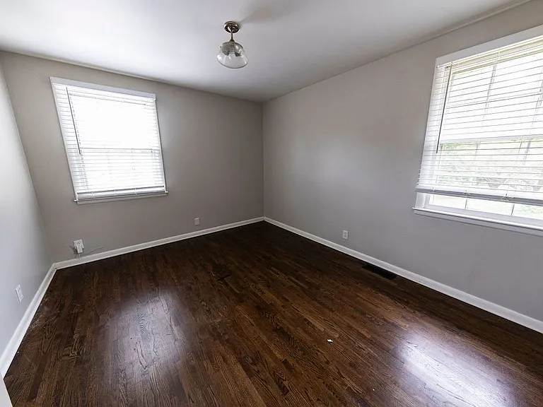 205 Lady Marion Dr — Photo 11