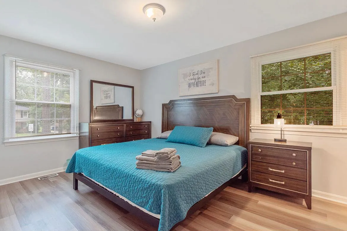 2316 Sierra Dr — Photo 4