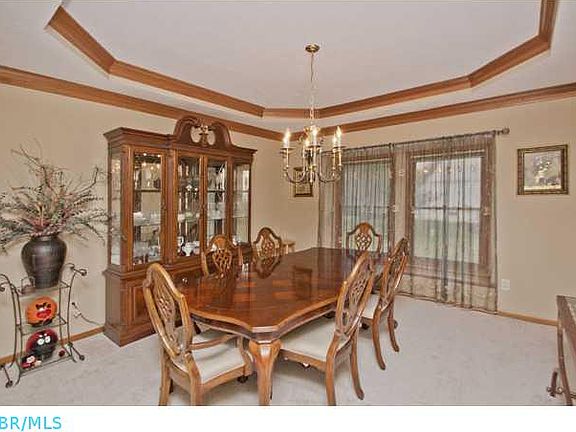5th image of 63 Thornbury Ln