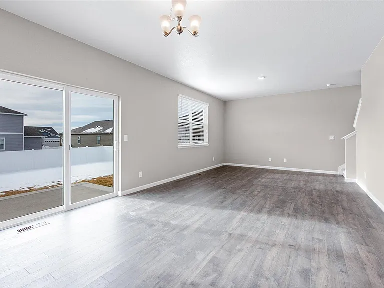 1573 Northcroft Dr — Photo 18