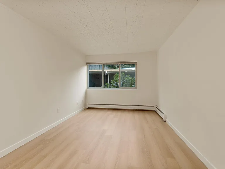 Seasons Apartments — Photo 36