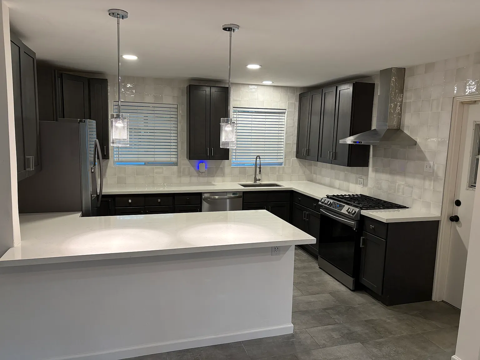 3 bed, 1357 sqft, $2,250 — Photo 2