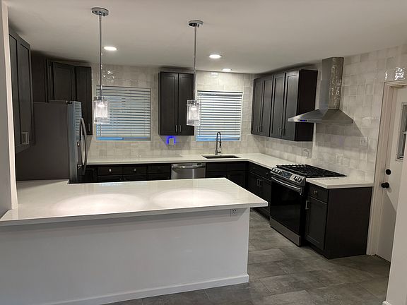 2nd image of 2216 W Pinchot Ave