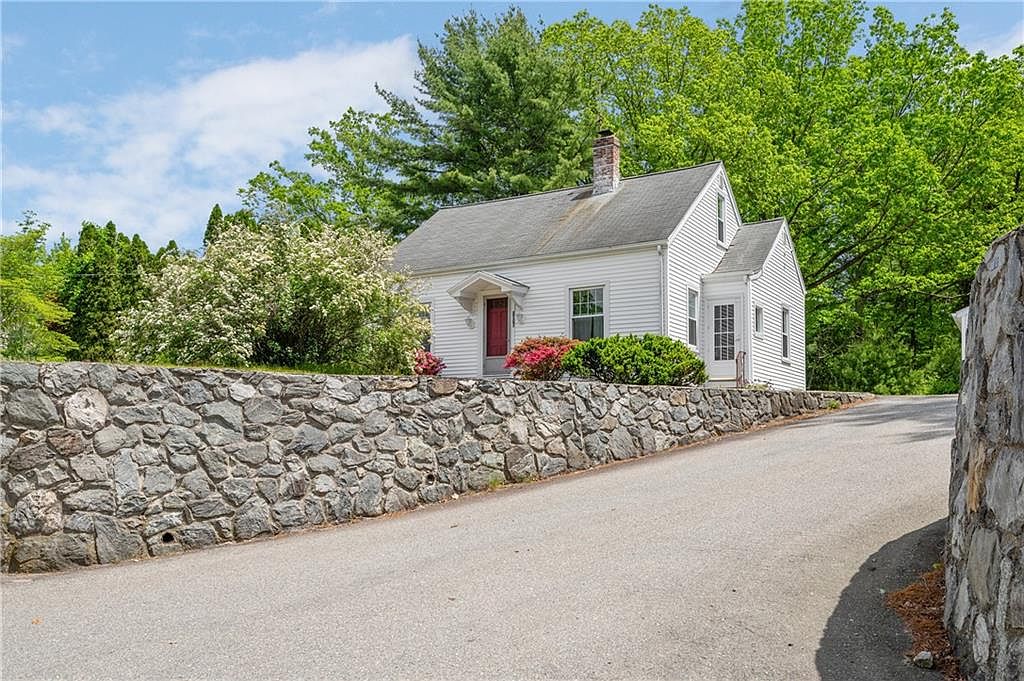 1070 Victory Hwy, North Smithfield, RI 02896 Zillow