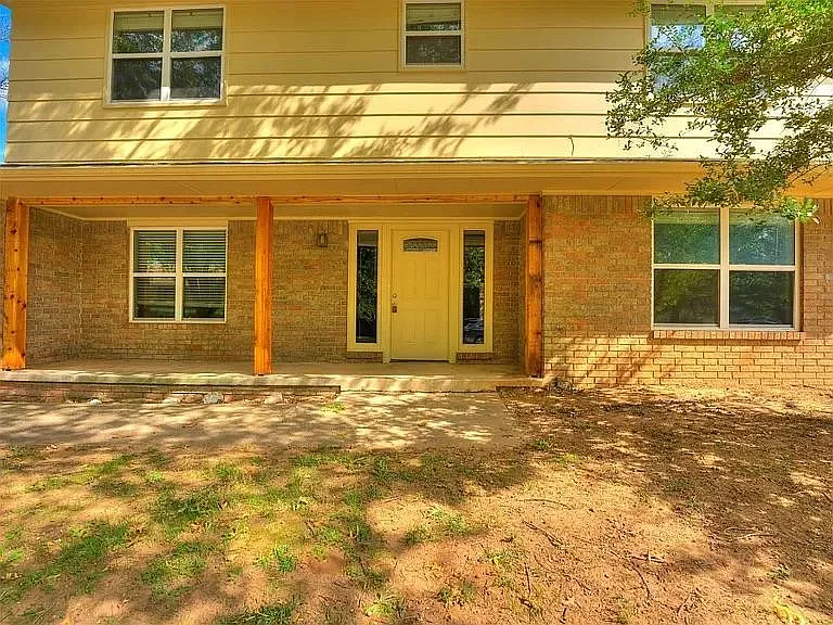 5 bed, 2.5 bath, 2150 sqft, $3,500 — Photo 4