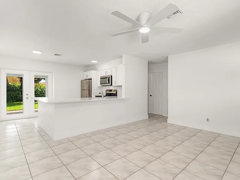 411 Summa St — Photo 4