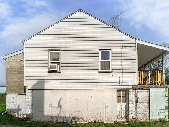 4th image of 1109 McComb Ln