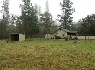 2197 Hamilton Ln, Grants Pass, OR 97527