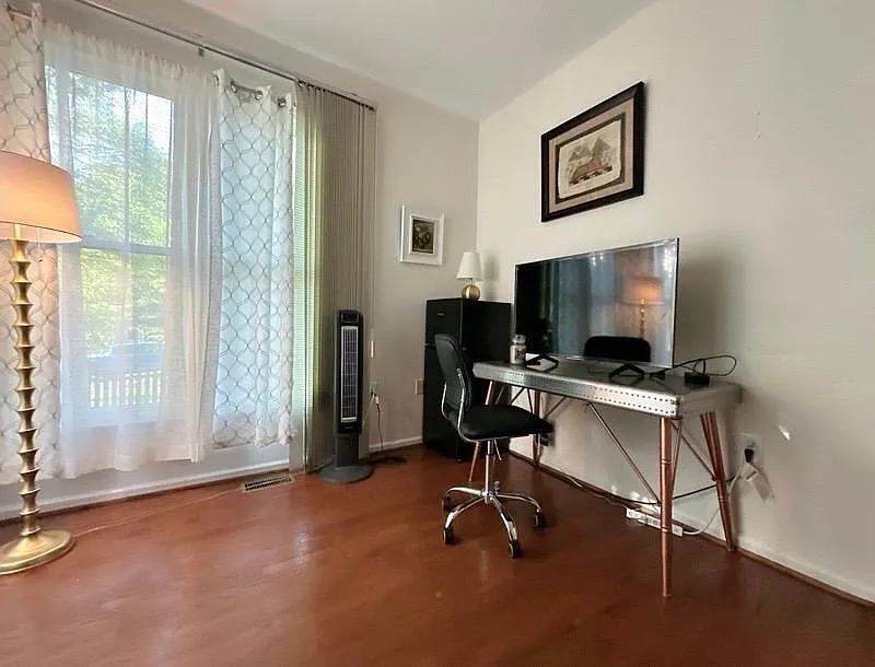 Lonetree Ct, Sterling — Photo 1