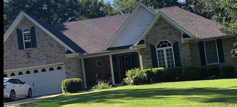 1st image of 121 Bowen Heights Dr