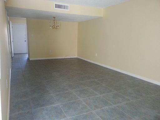 2nd image of 672 Leslie Ct