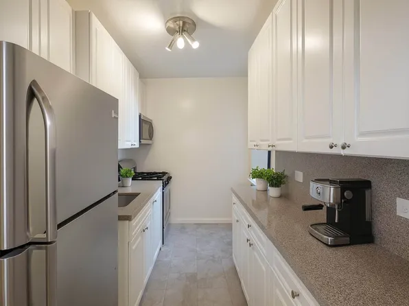 68-09 Booth Street image 3 of 13