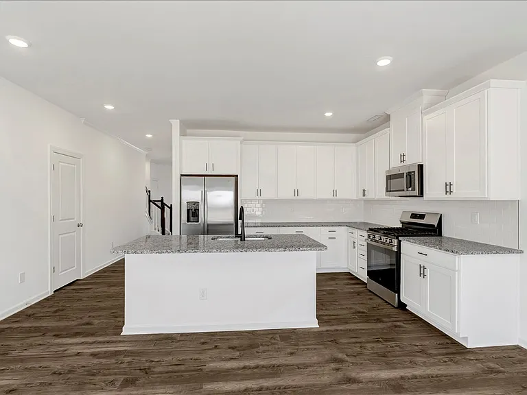 256 Hank Way — Photo 7