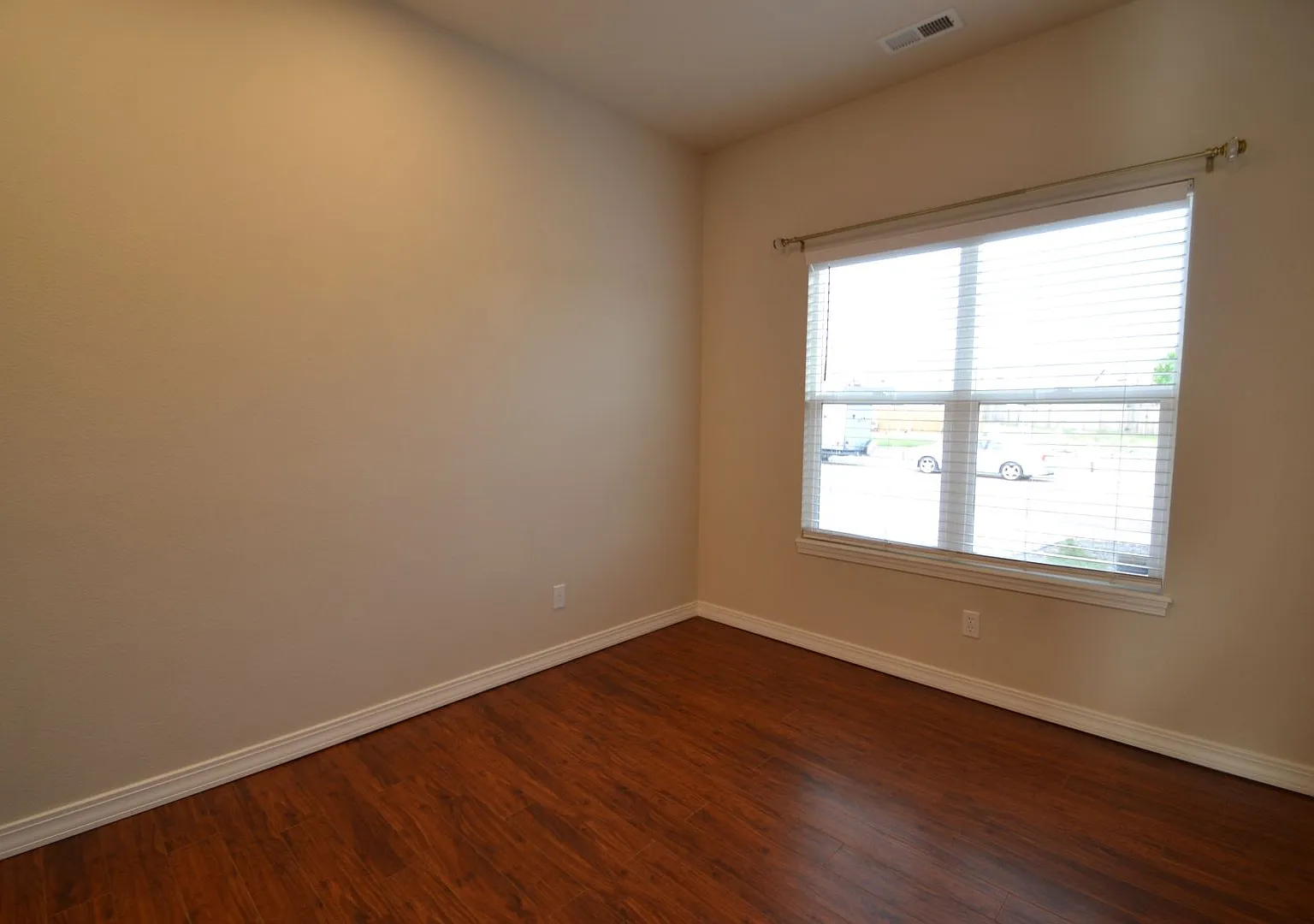 3 Bedroom Ranch with A/C — Photo 4