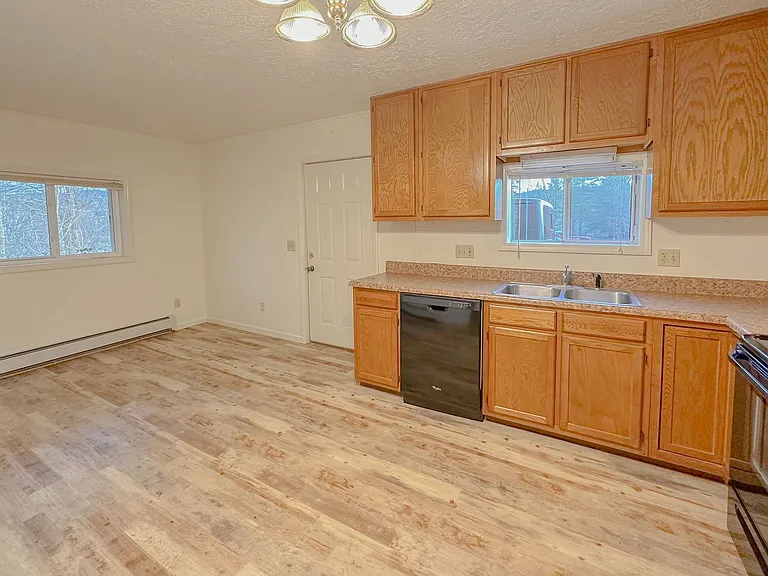 21 Shanna Dr — Photo 6