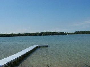 37620 Valley Rd, Oconomowoc, WI 53066