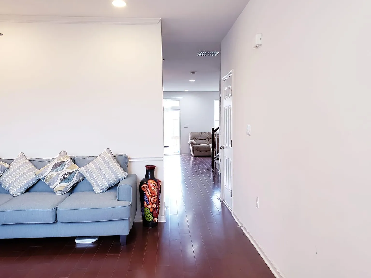 3 bed, 2.5 bath, 2775 sqft, $3,950 — Photo 2