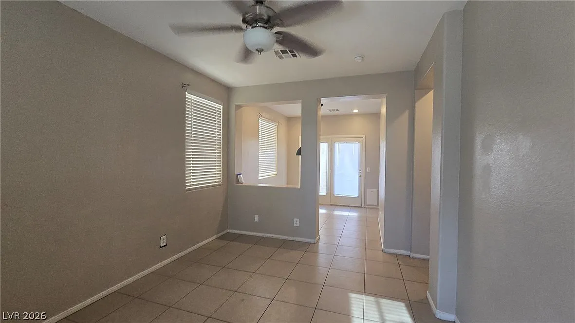 2 bed, 2.5 bath, 1309 sqft, $1,800 — Photo 2