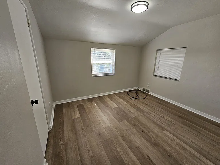 1816 Kiralfy Ave — Photo 6