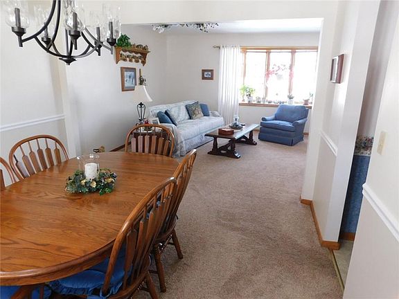 5th image of 5932 Carriage Hill Dr