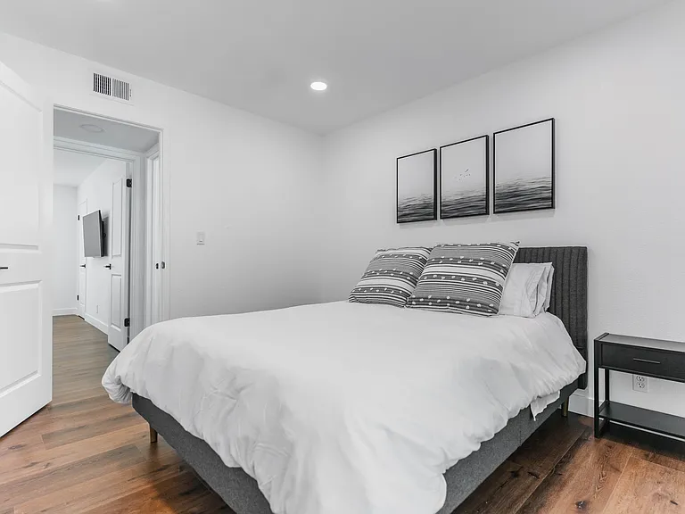 4938 Pasadena Ave — Photo 12