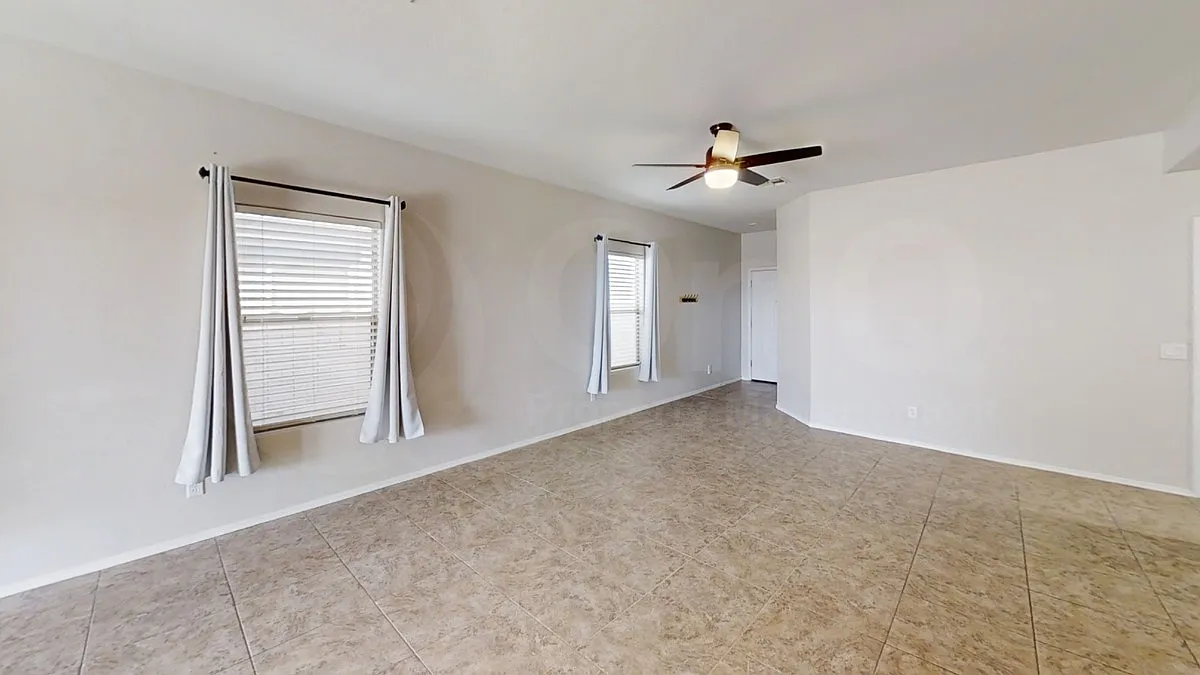 3 bed, 2.0 bath, 1451 sqft, $2,100 — Photo 3