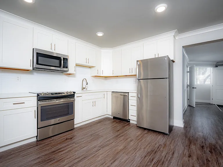 Ladera #40 kitchen2 (2)