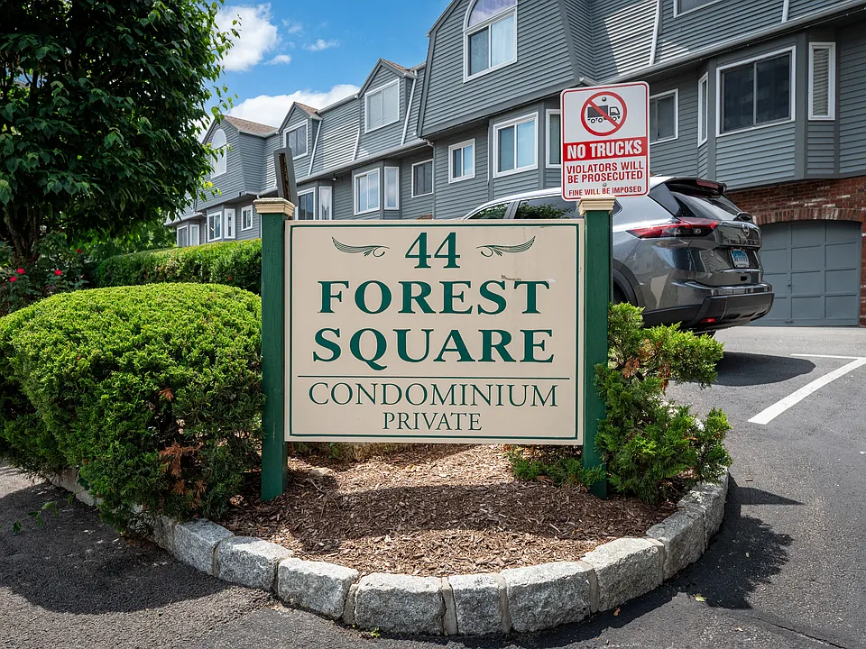 44 Pleasant St #23D