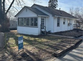 3742 NE Chaumiere Rd, Kansas City, MO 64117