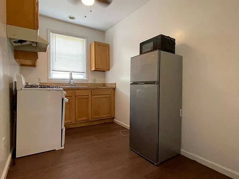 14800 E Vernor Hwy — Photo 26