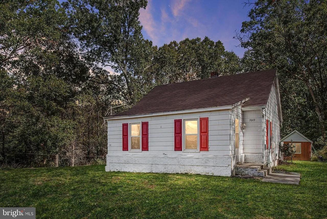 7019 Signal Hill Rd — Photo 3