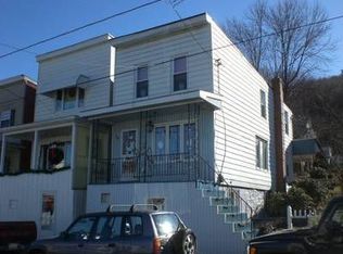 24 E Savory St, Pottsville, PA 17901