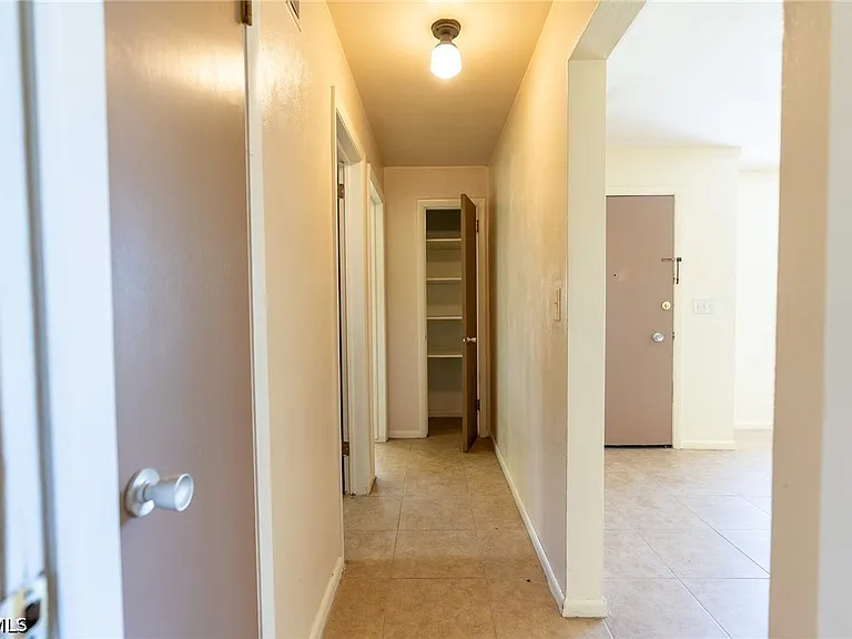 235 SE 45th St — Photo 26