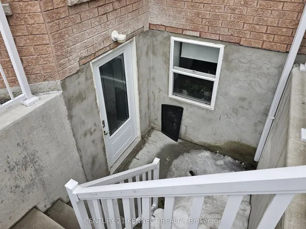 156 Atherton Ave #1, Ajax, ON L1T 0H8