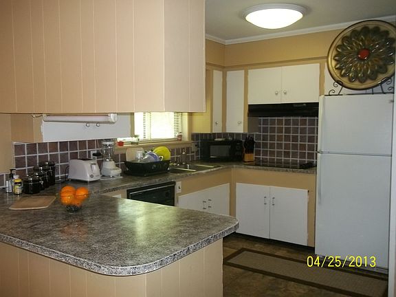 4th image of 121 Northwood Dr