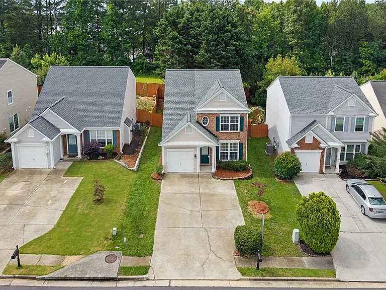 2704 Regent Walk Dr — Photo 42