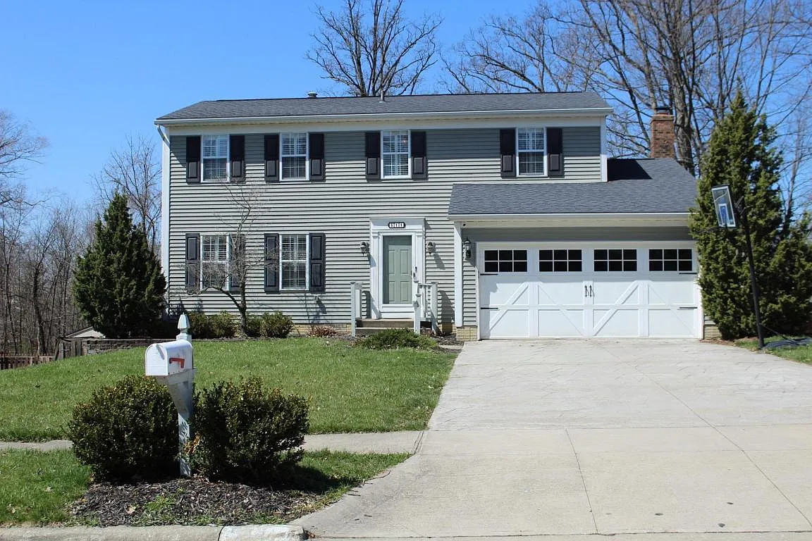 511 Howland Dr photo 1